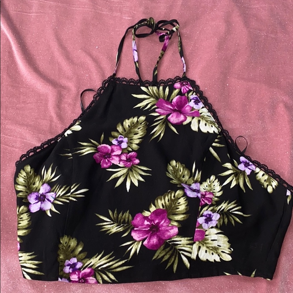 Triangle floral crop top